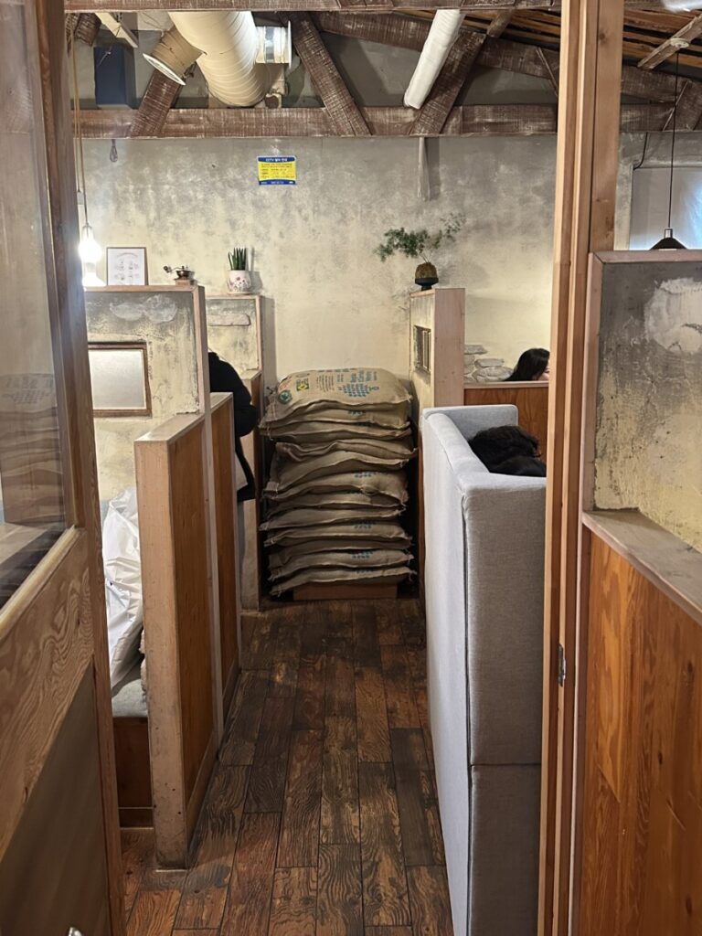 [서울/신림] 스페셜티 커피와 바스크 치즈 케이크 맛집 '마티스 커피' (신림역 카페 추천) count(title)%, 마티스커피06