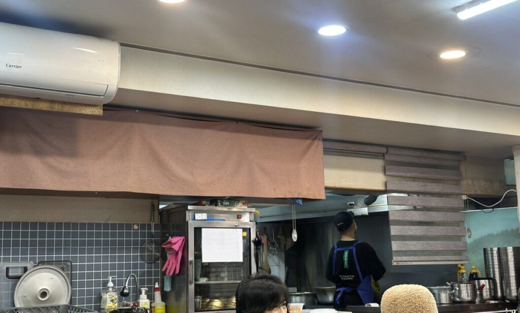 봉평옹심이메밀칼국수_가게내부