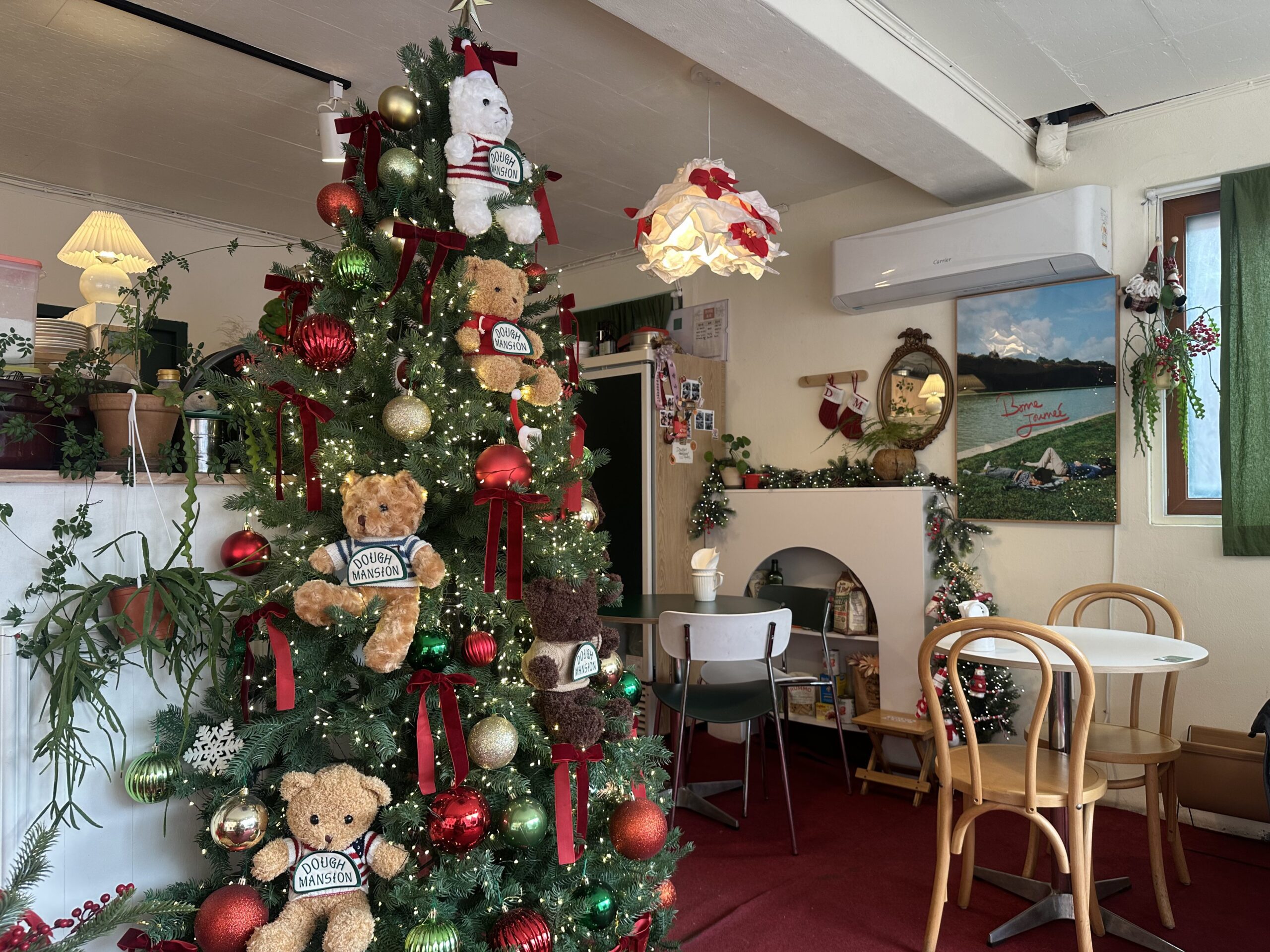 도우맨션 내부 크리스마스 트리