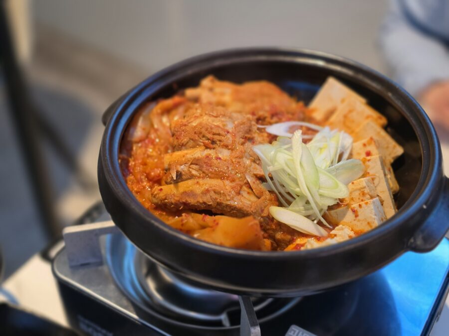 [서울/서울대입구] 드렁큰 8도 – 서울대 입구 전통주 한식 주점 술집 맛집 count(title)%, 드렁큰 8도 등갈비 김치찜 scaled