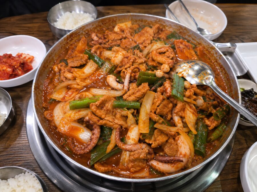 경주 음식 BEST 7+ 먹거리, 특산물 총 정리 (전통음식, 향토음식, 지역음식) count(title)%, 경주 짬뽕돼지 낙지 불고기 scaled