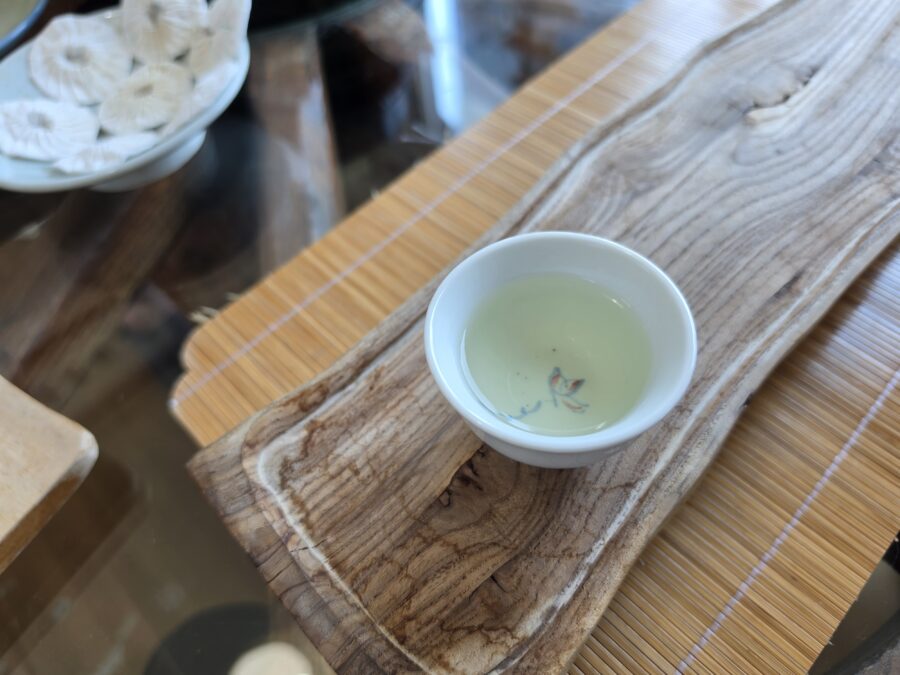 [경남/하동] 백학제다 - 최참판댁 앞에 위치한 차 시음장, 우전·홍차·백차 티 테이스팅 count(title)%, 백학제다 우전 차 2 scaled