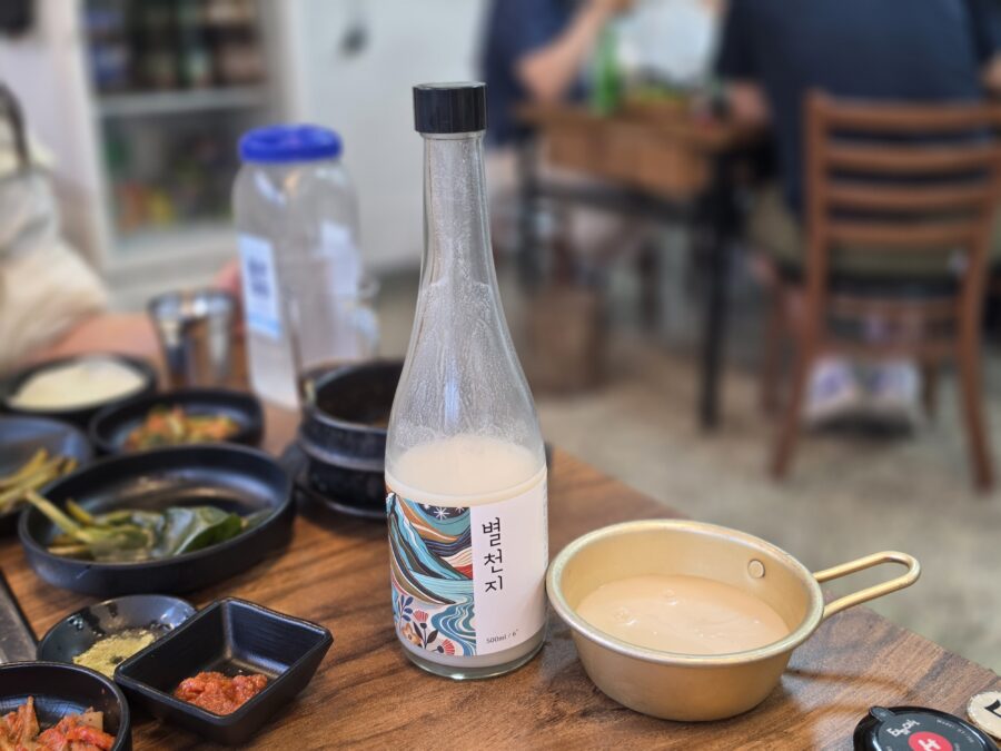 [경남/하동] 섬진강 한우 흑돼지 식당 - 소고기와 육점돈, 화개장터에서 맛보는 고기 맛집 count(title)%, 하동 섬진강한우흑돼지 별천지 막걸리 scaled