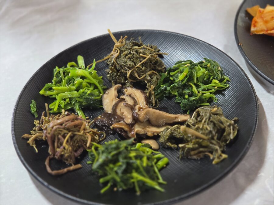 [경남/하동] 성남식당 - 삼성궁 근처 대통밥,지리산 산나물 정식 밥상 맛집 count(title)%, 하동 성남식당 대통밥 나물상 scaled
