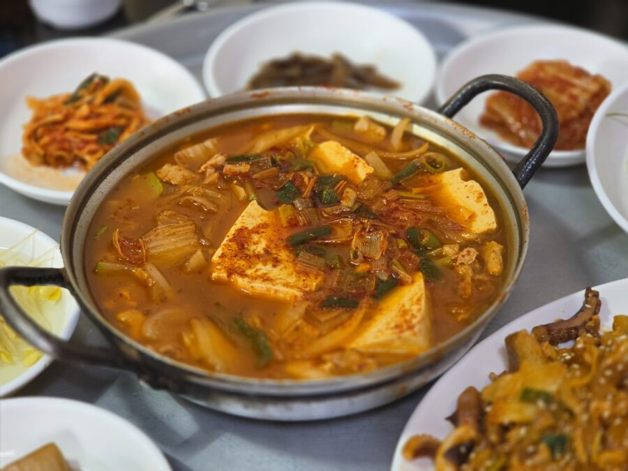 [경북/경주] 광명기사식당 - 경주역 근처 돼지낙지볶음 경주 짬뽕 기사식당 맛집 4, 경주 광명기사식당 돼지찌개 짬뽕 한상 1 scaled