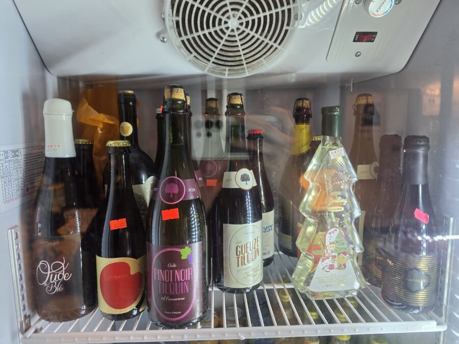 [경북/경주] 흐흐흐 - 경주 최고의 크래프트 수제 맥주 펍 직접 만든 잠봉과 소세지 커리부어스트 맛집 8, 경주 흐흐흐 테이크아웃냉장고 5 scaled